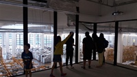 大使們參觀廠房